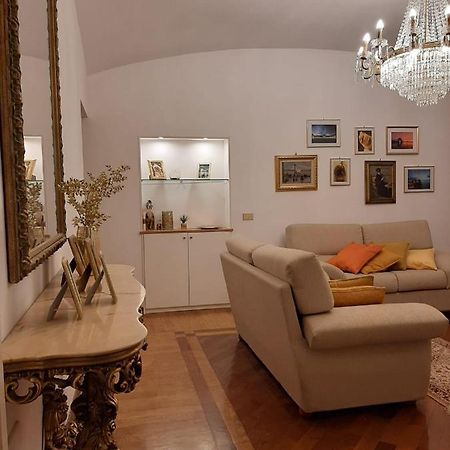 La Casa Di Francesca Hotel Napoli Ngoại thất bức ảnh